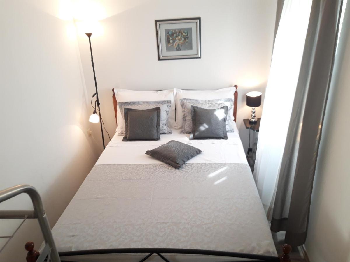 スプリトLuxury Mansarda Duplex - City Centre - Stone Houseアパートメント エクステリア 写真