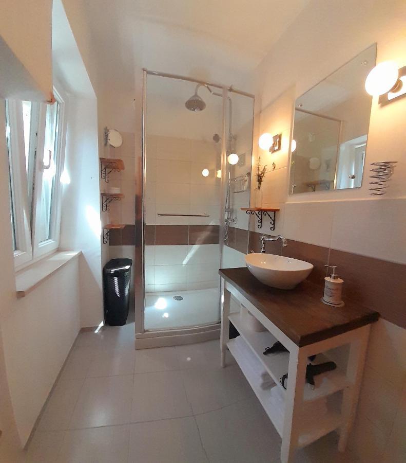 スプリトLuxury Mansarda Duplex - City Centre - Stone Houseアパートメント エクステリア 写真
