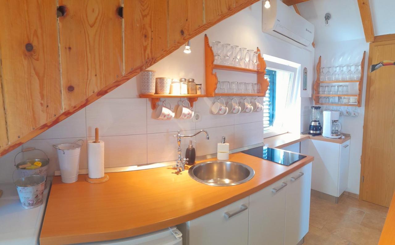 スプリトLuxury Mansarda Duplex - City Centre - Stone Houseアパートメント エクステリア 写真