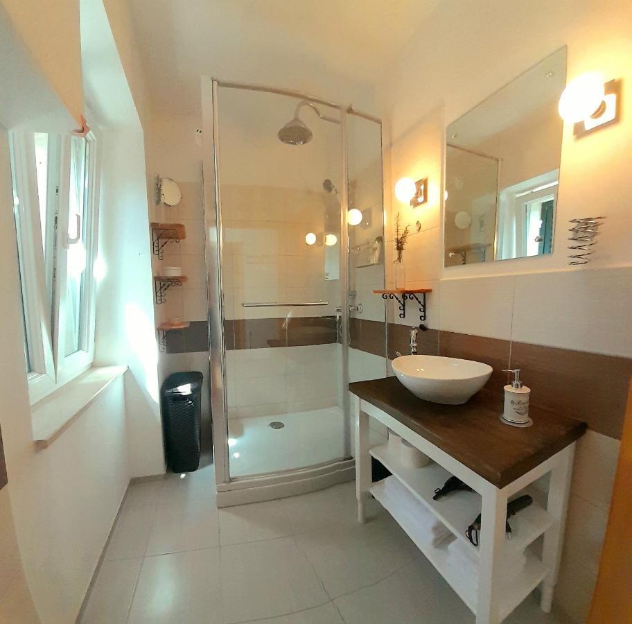 スプリトLuxury Mansarda Duplex - City Centre - Stone Houseアパートメント エクステリア 写真